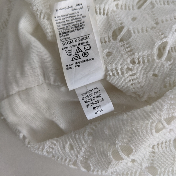 OLD NAVY Crochet Infinity Scarf, White - Picture 2 of 3